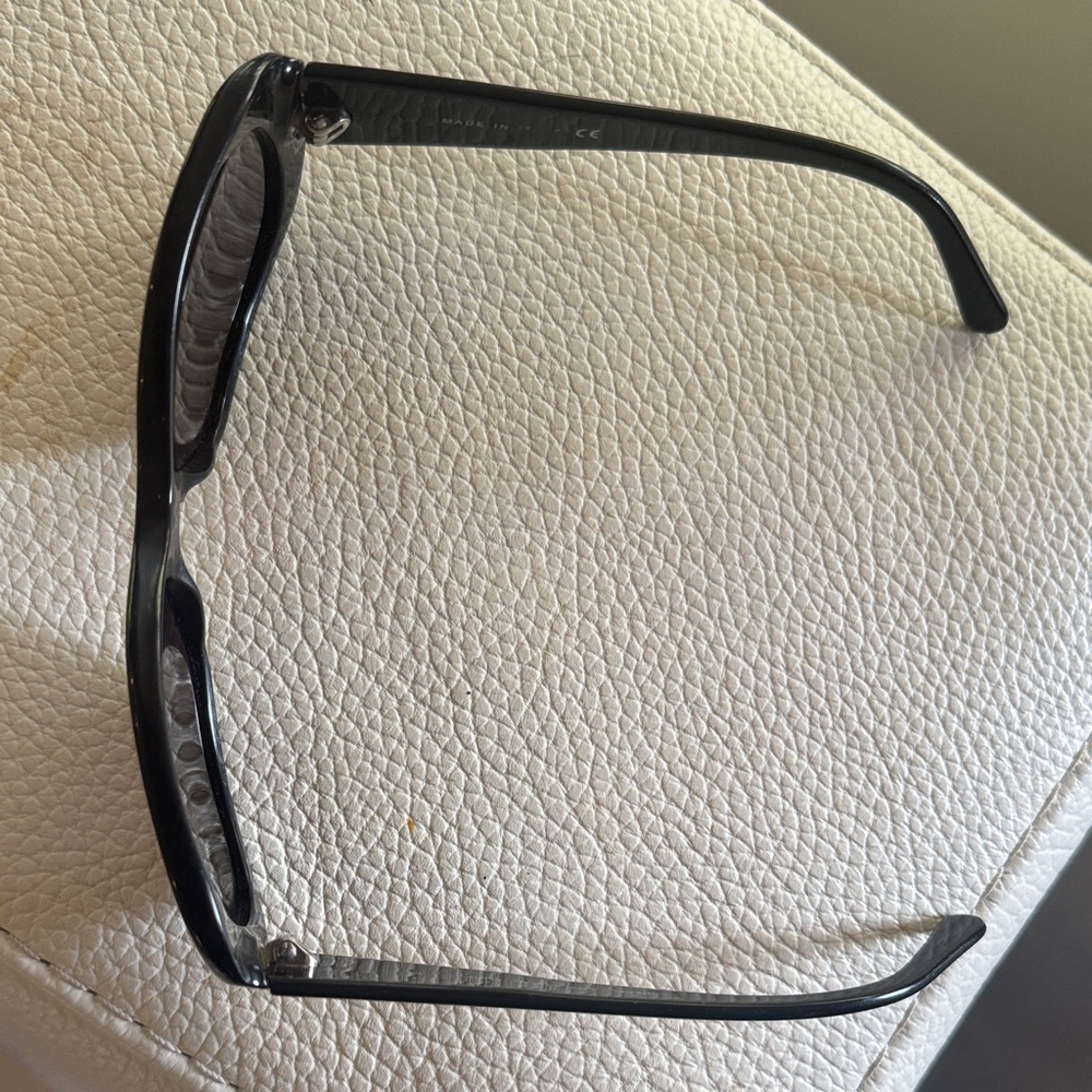 Y2K original CHANEL Dark Frame Sunglasses - Picture 9 of 9